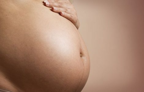 Why pregnant women should never rest their phone on their belly.